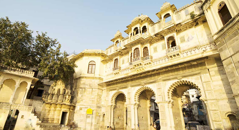 Bagore Ki Haveli lakeside mansion Udaipur